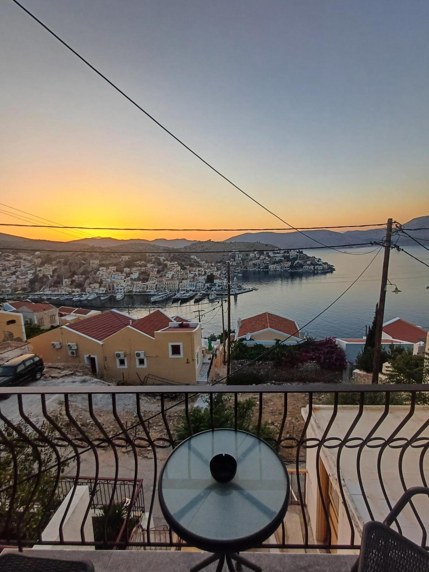 Apartamento Duchess Harbour View Symi Exterior foto