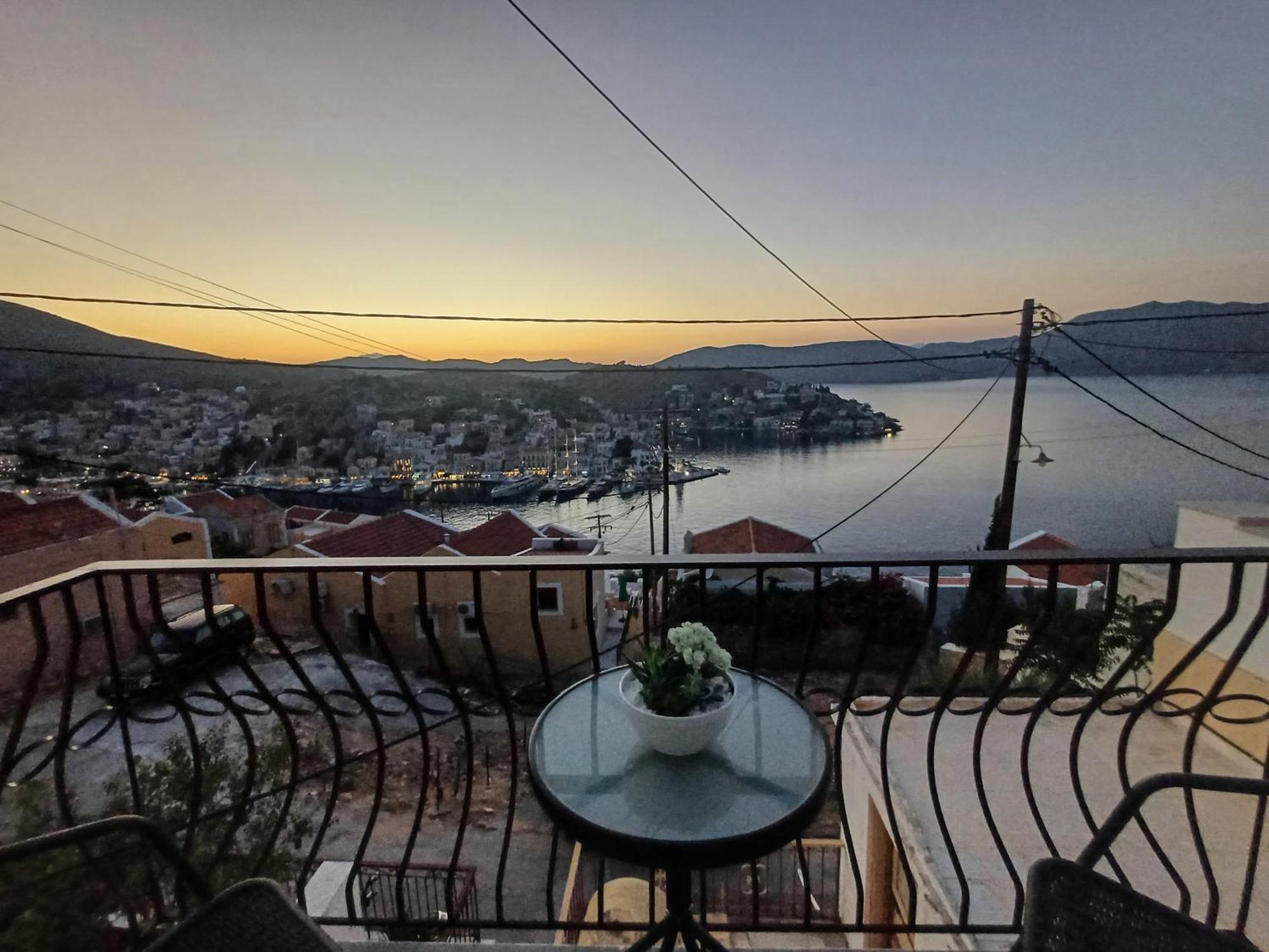 Apartamento Duchess Harbour View Symi Exterior foto